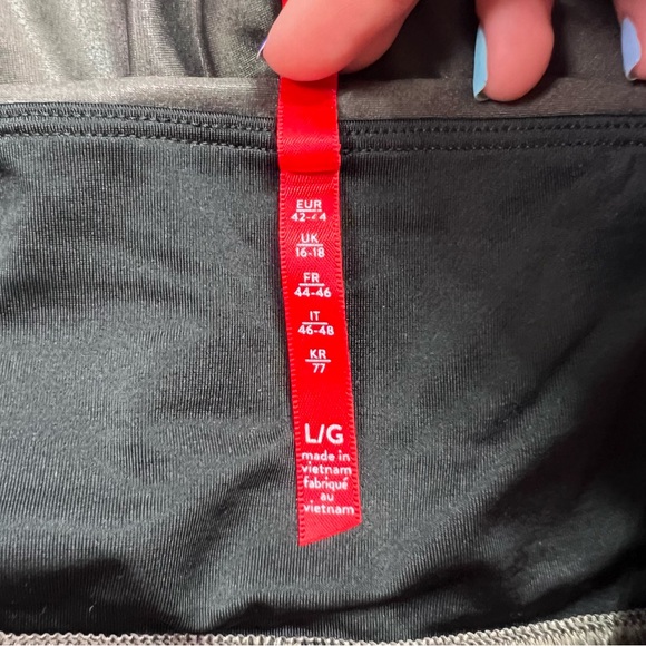 SPANX Faux Leather Shiny Shaping Leggings - dark olive green, L - Picture 5 of 13